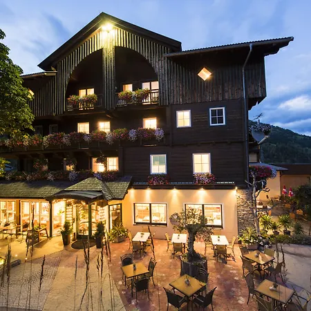 Hotel Moelltalerhof 3*