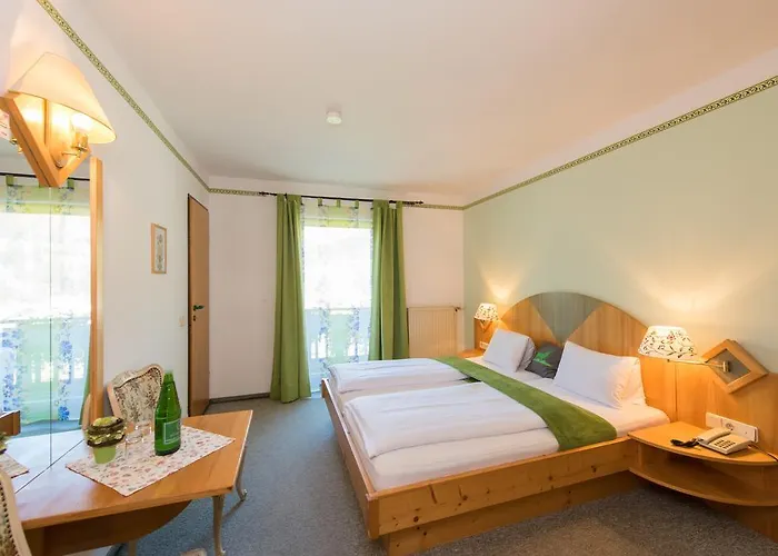 Hotel Moelltalerhof 3*